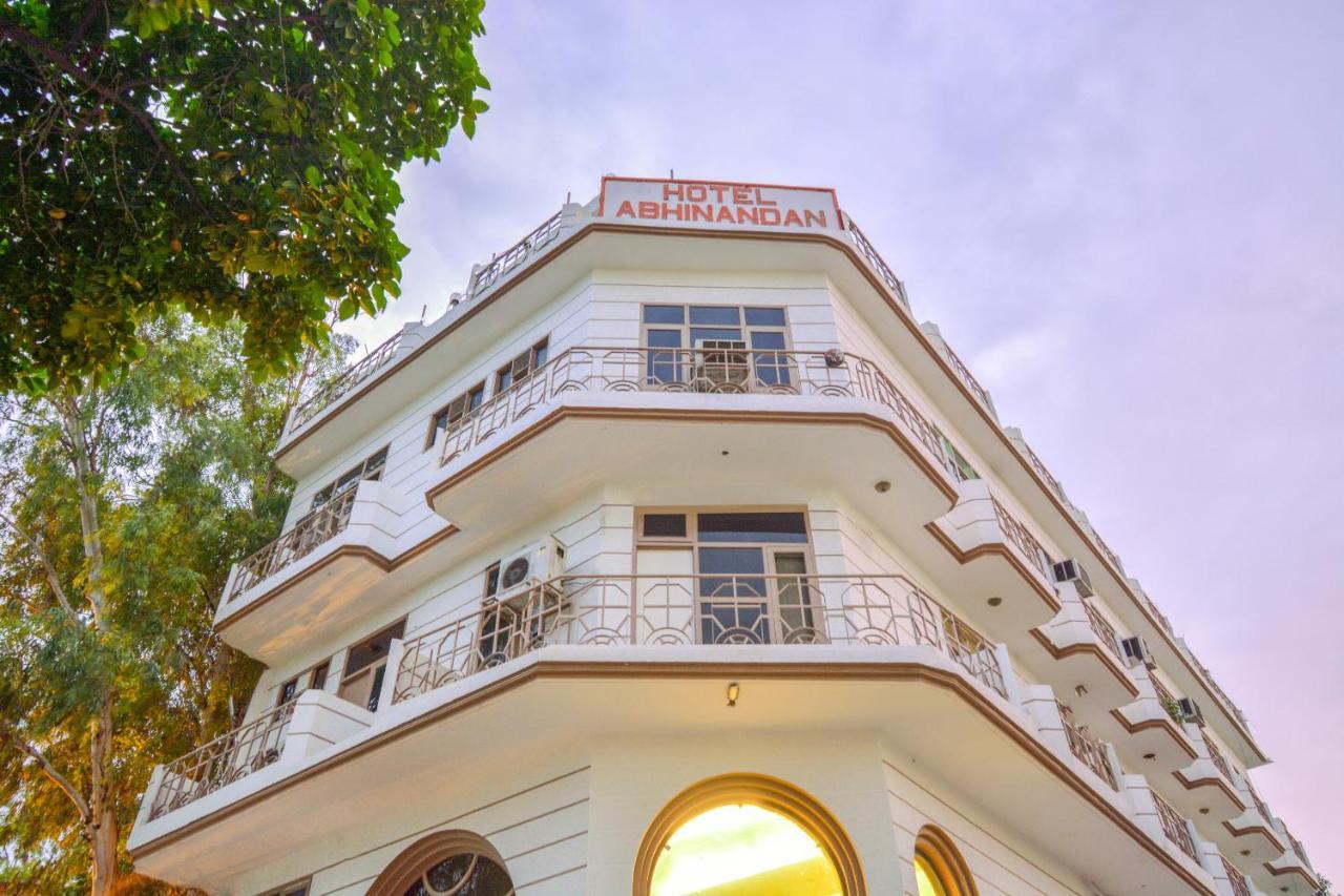Oyo 46616 Hotel Abhinandan Jind Exterior foto