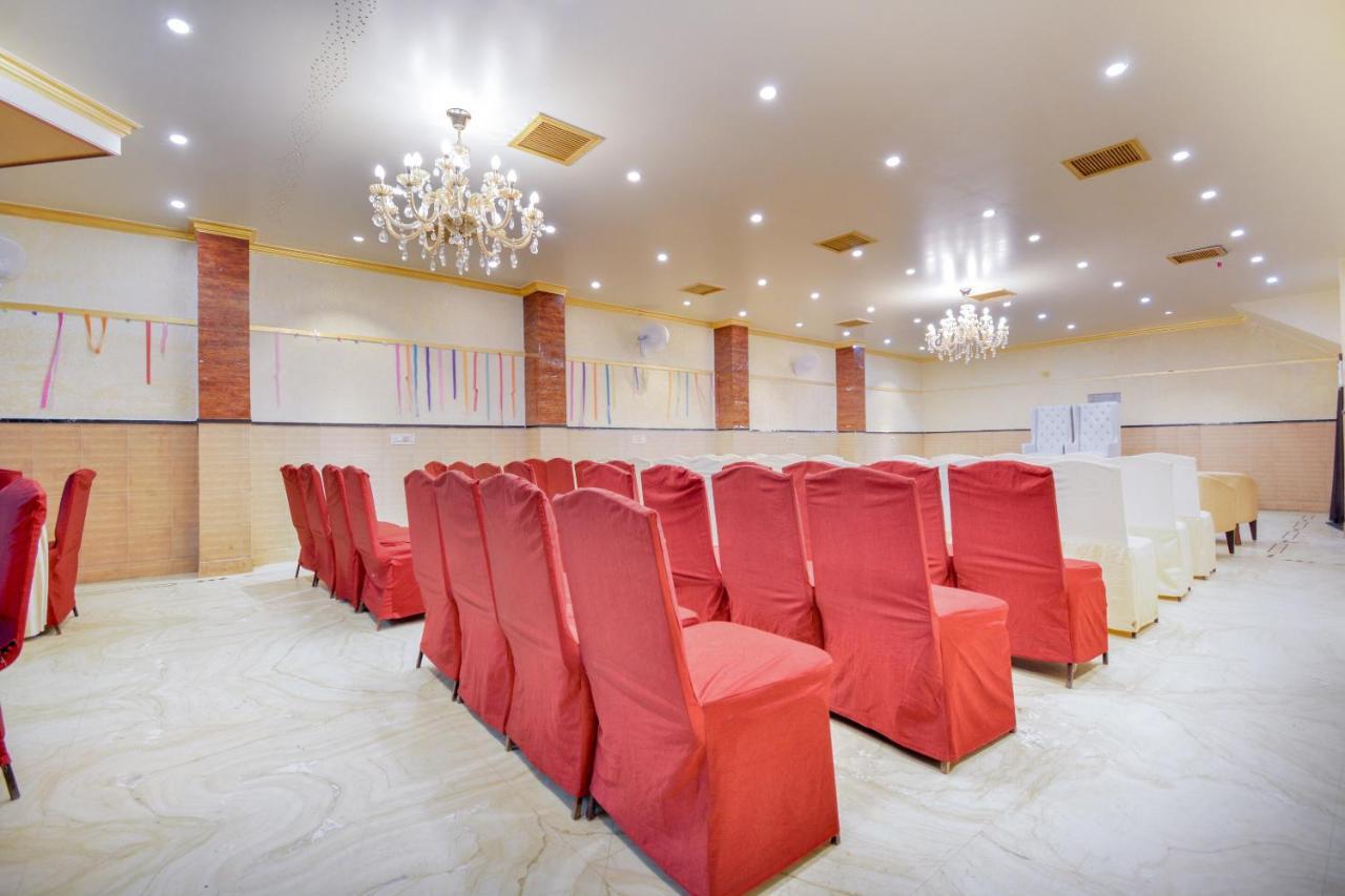 Oyo 46616 Hotel Abhinandan Jind Exterior foto